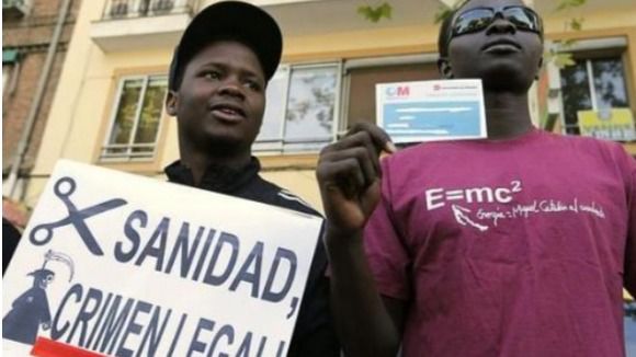 El Constitucional suspende la ley de sanidad universal para inmigrantes de la Comunidad Valenciana