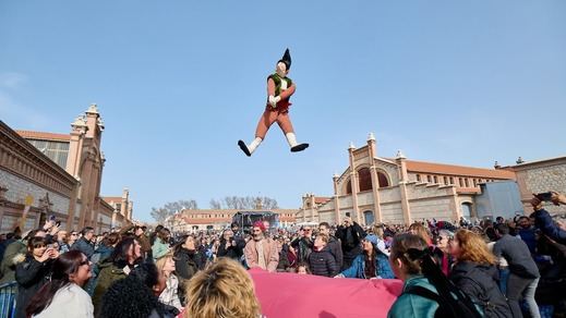 Manteo del pelele en los carnavales de Madrid