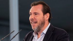 Óscar Puente acusa a asesores del PP de "beberse 8 gintonics" diarios