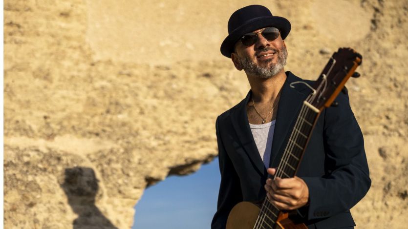 El gran Rycardo Moreno nos regala la mejor 'Perla' de la guitarra flamenca (videoclip y entrevistas con él y con Celia Flores)