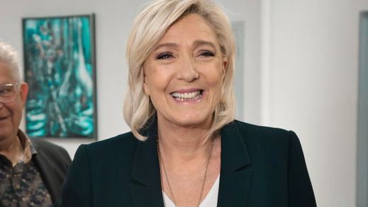 Marine Le Pen, votando