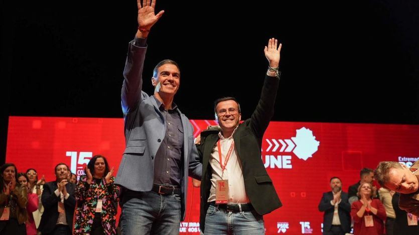 Pedro Sánchez, presidente del Gobierno y Miguel Ángel Gallardo, presidente del PSOE extremeño