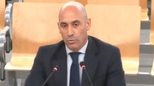 Rubiales insiste en que Jenni Hermoso consintió el beso y niega las coacciones