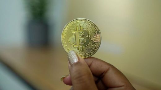 El bitcoin pierde un 22% en febrero y baja de 80.000 dólares