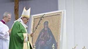 El papa Francisco estaría en una "situación estacionaria" y retoma algunas labores