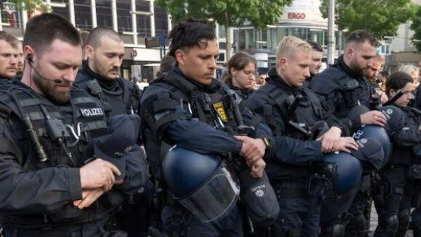 Homenaje policía fallecido en Manheim (Alemania)