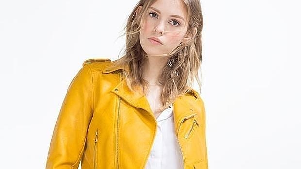 burbuja Anticuado oasis La chaqueta amarilla de Zara se convierte en un fenómeno viral |  Diariocrítico.com