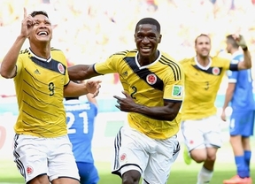 Colombia no echa de menos a 'matador' Falcao y golea fácilmente en su debú a una débil Grecia (3-0)