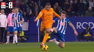 Uno de los asistentes del partido donde se agredió a Mbappé sí pidió la tarjeta roja